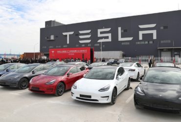 Tesla recalls vehicles over cruise control concerns