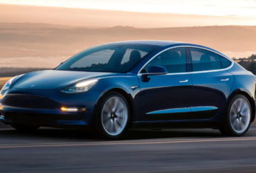 Tesla gets 100,000 Tesla Model 3 sedan order from Hertz