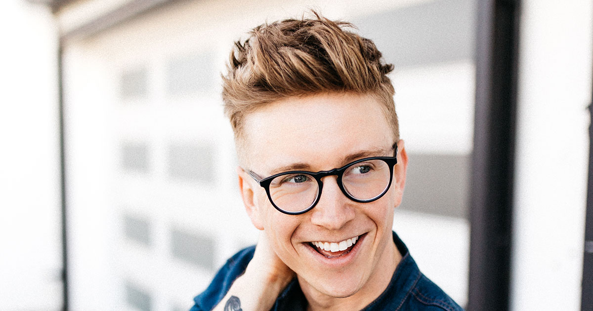 Tyler Oakley Net Worth: Check Out His Early Life, Career, Awards And Achiev...