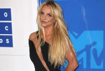 Britney Spears Disrespects Celebs in Hollywood