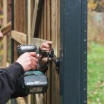 Hiring a Professional Fencing Contractor - The Pros and Cons