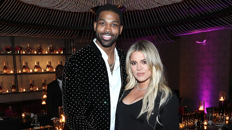 Khloé Kardashian Insists She's Single But Admits To 'Praying' For The Right Man To Come Along