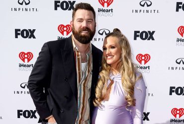 Jordan Davis' Pregnant Wife Kristen Debuts Bump in Short Dress at 2023 iHeart Radio Music Awards!