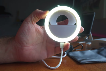 How to Use a Selfie Light