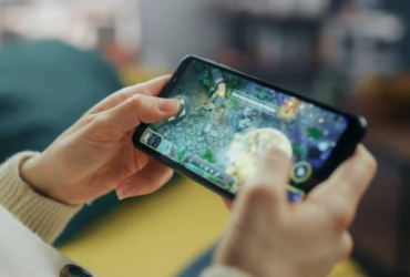 Exploring the History, Development and Future of Mobile Gaming