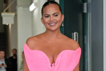 Chrissy Teigen Recognizes "Everyone" Who Helps Her "Be the Best Mother I Can Be"