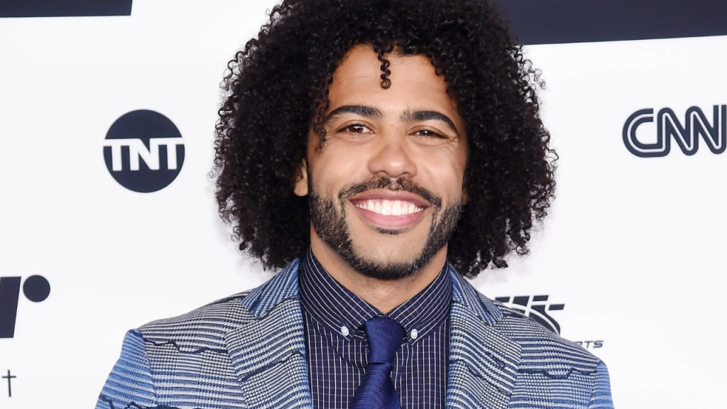 is daveed diggs related to taye diggs