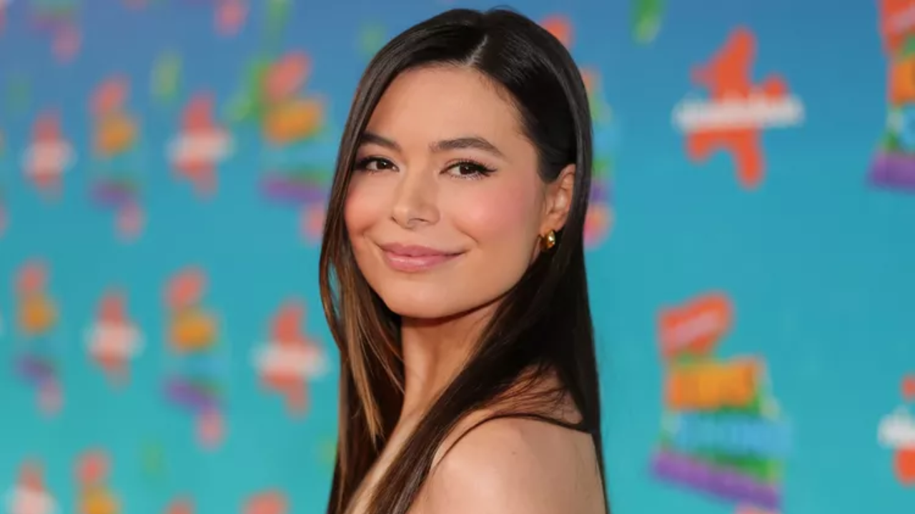 Miranda Cosgrove Recalls Embarrassing 'iCarly' Episode in Which Her Bra Insert Fell out During Filming (exclusive)
