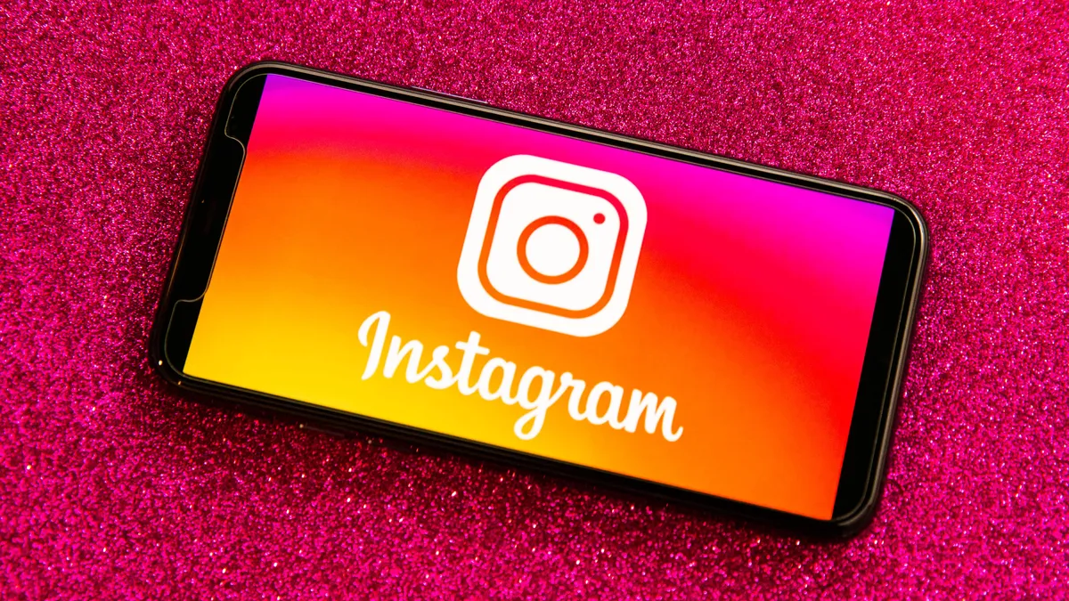 how to add yours on instagram