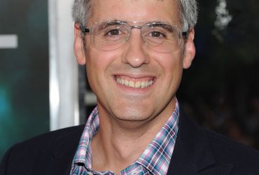 is mo rocca gay